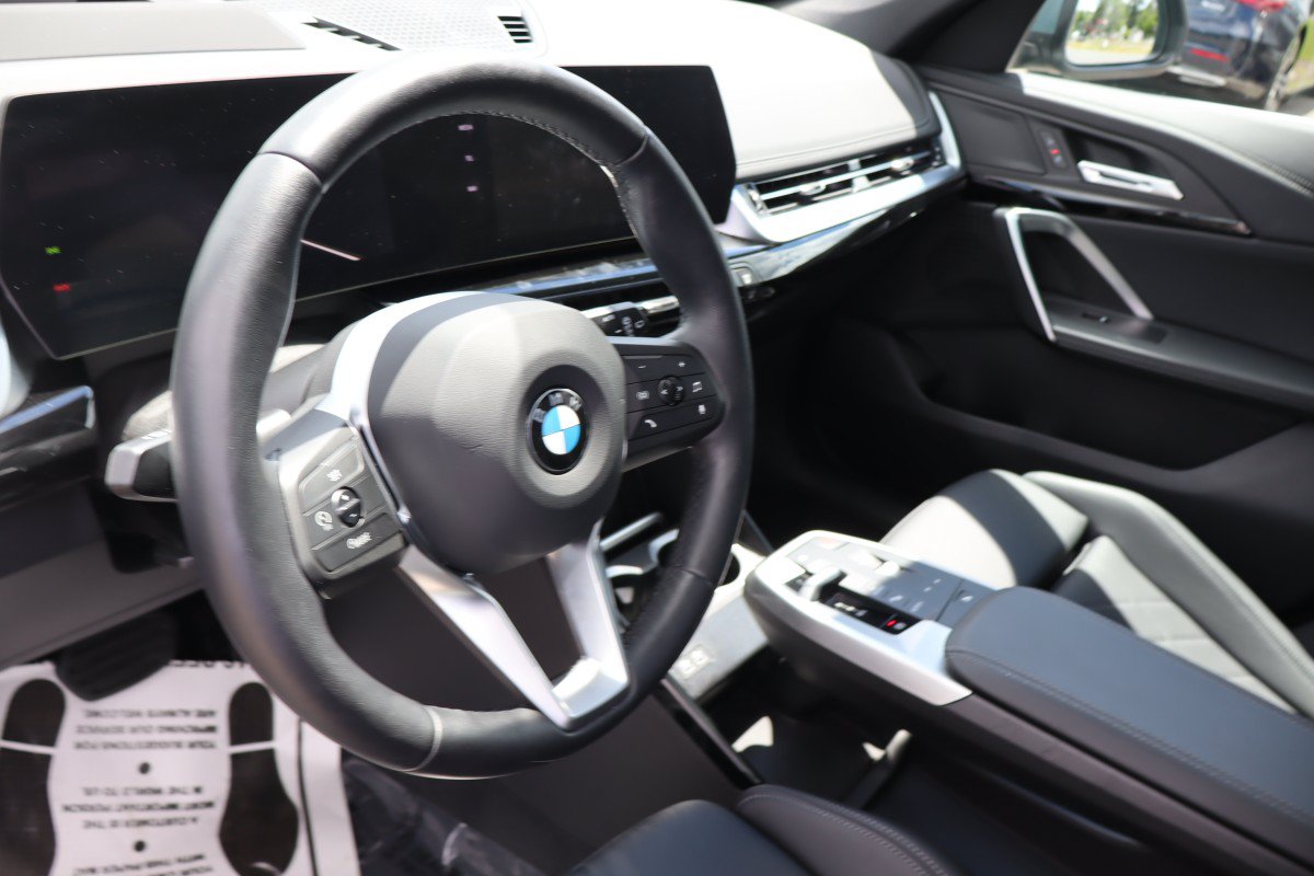 Used 2026 BMW X1 xDrive28i AWD/4WD image 9
