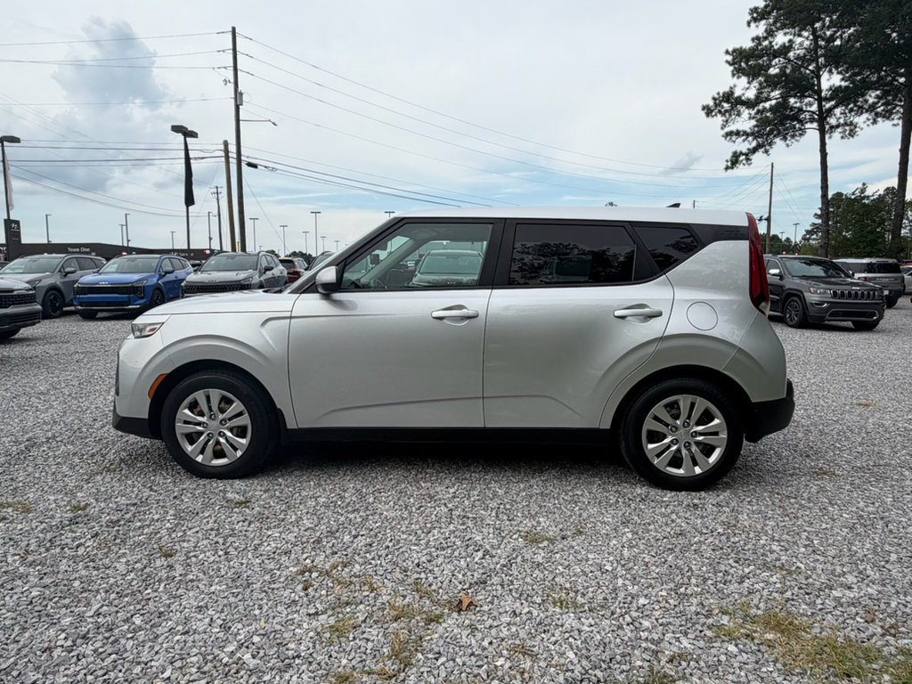 Used 2021 Kia Soul LX FWD image 9