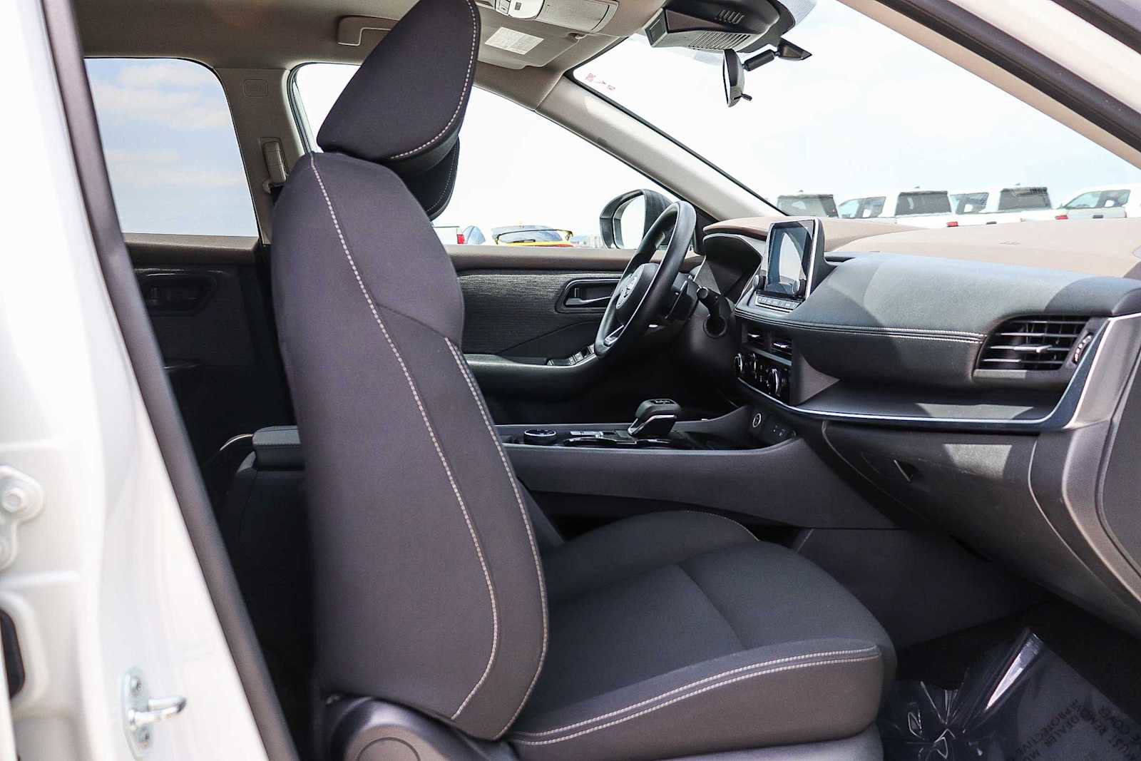 Used 2023 Nissan Rogue S AWD/4WD image 17
