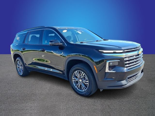 Used 2024 Chevrolet Traverse LT FWD image 2
