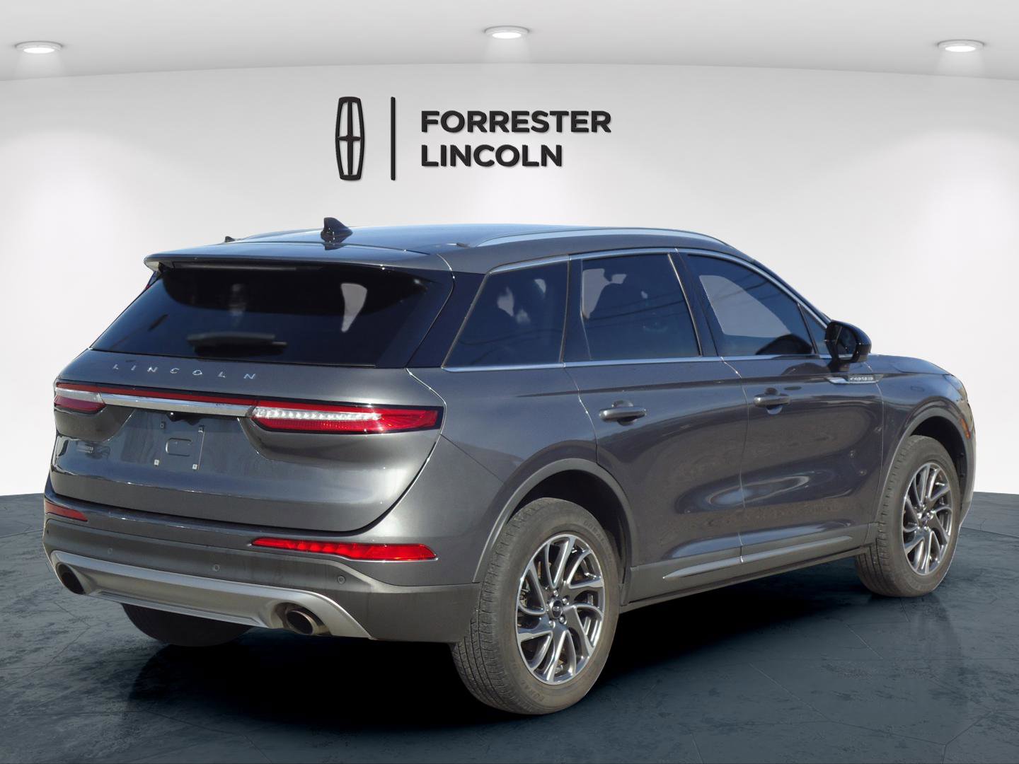Used 2021 Lincoln Corsair Standard w/ Equipment Group 101A AWD/4WD image 3