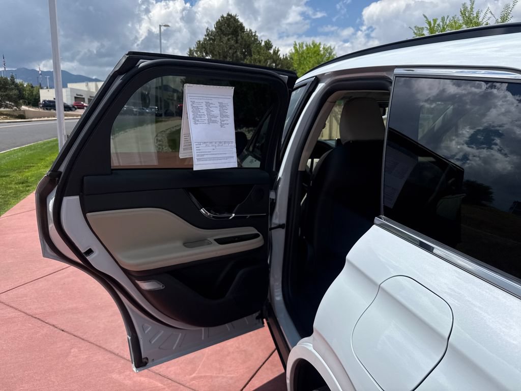 Certified 2025 Lincoln Corsair Grand Touring AWD/4WD image 21