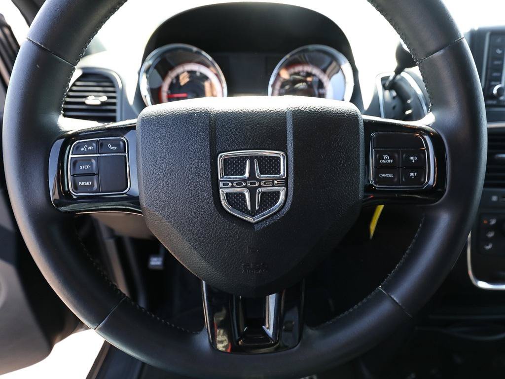 Used 2014 Dodge Grand Caravan SE FWD image 16