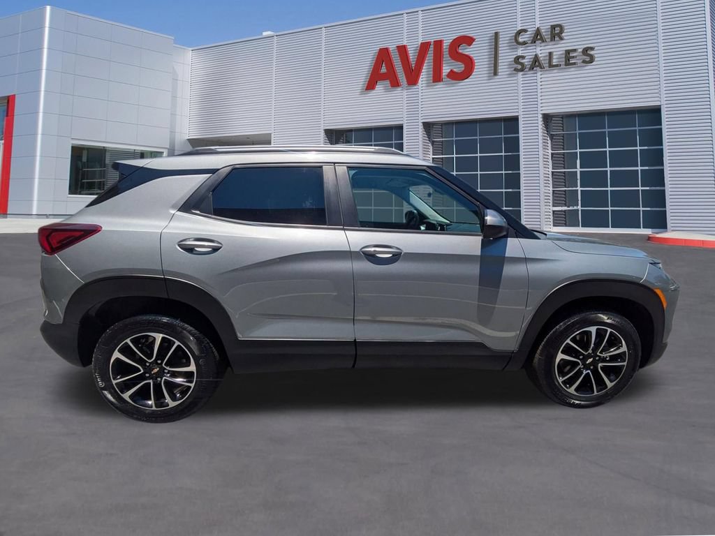Used 2025 Chevrolet TrailBlazer LT AWD/4WD image 5