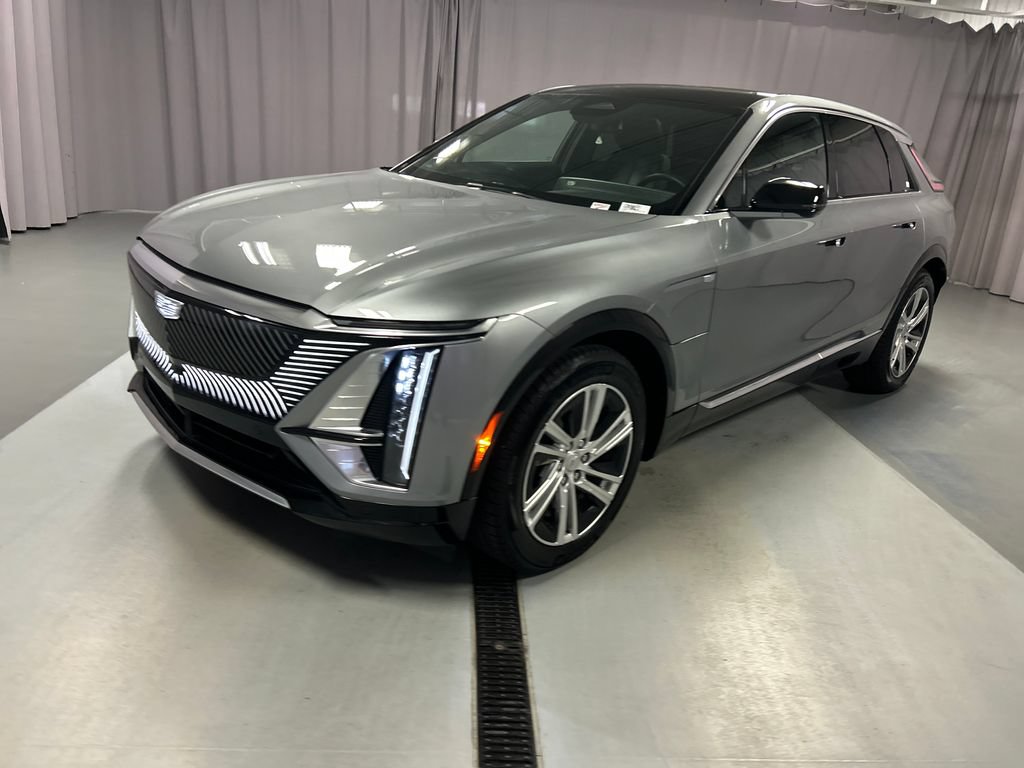 Used 2024 Cadillac Lyriq Tech RWD image 3
