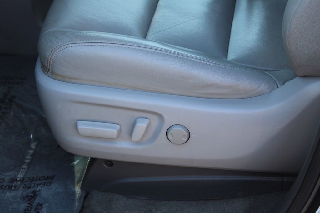 Used 2015 Toyota Sienna XLE image 17