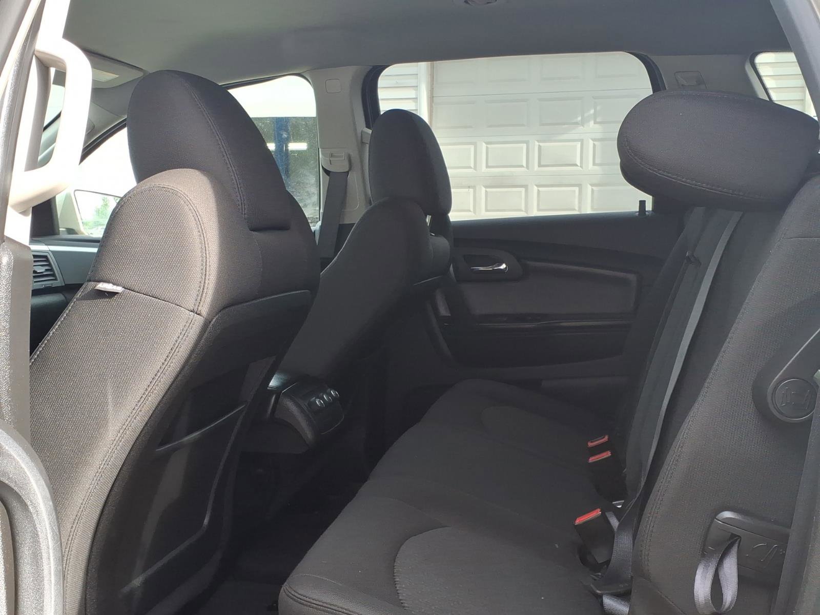 Used 2011 Chevrolet Traverse LT w/ Personal Connectivity Package image 9