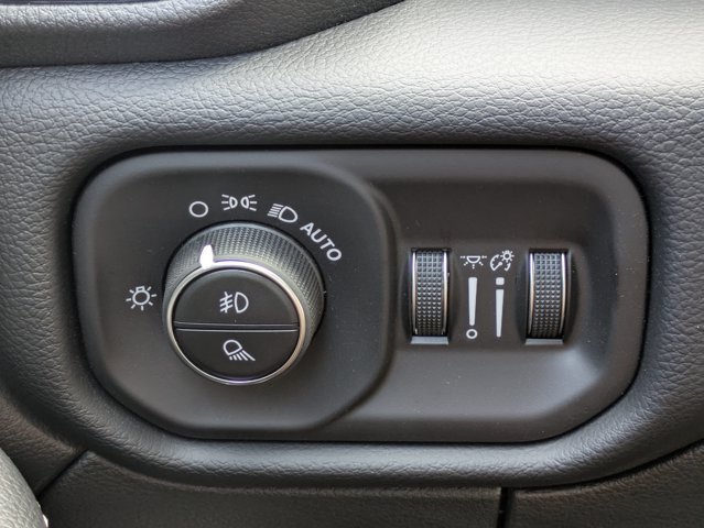 New 2026 RAM 2500 Laramie AWD/4WD image 24