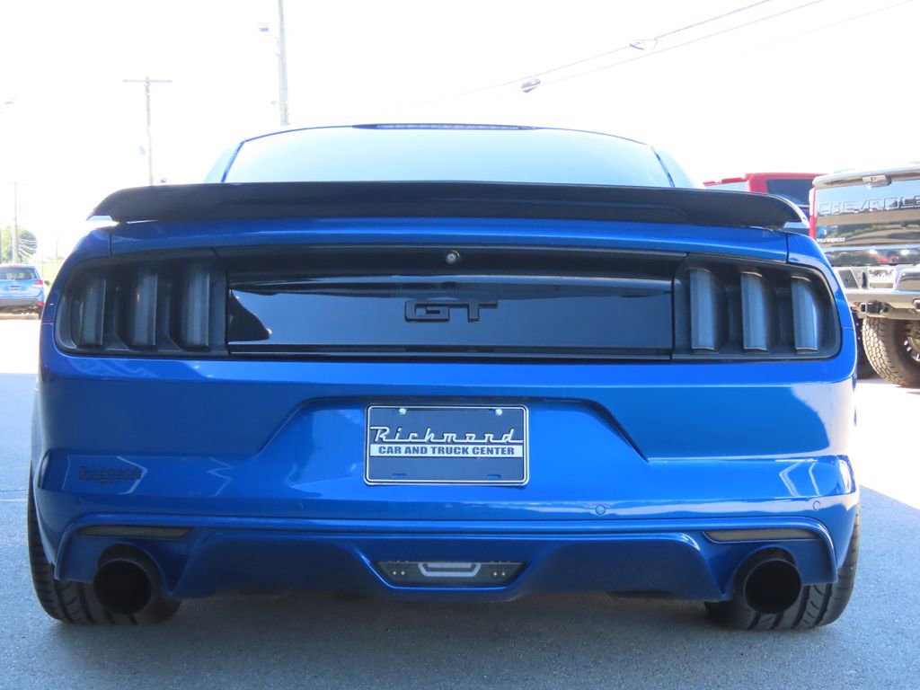 Used 2017 Ford Mustang GT RWD image 7