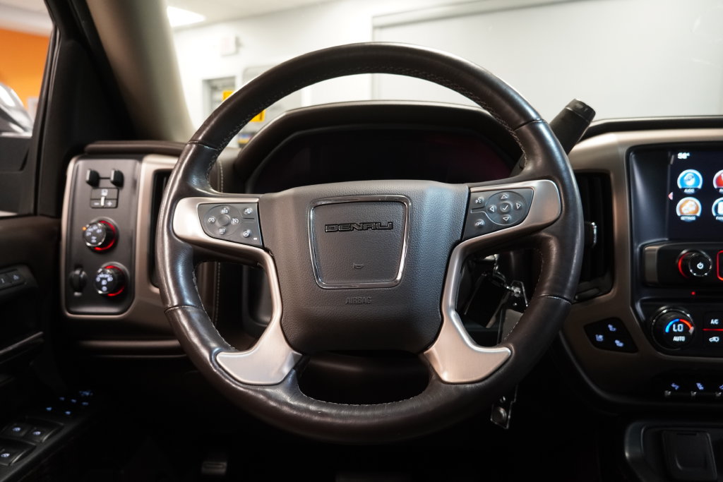 Used 2016 GMC Sierra 1500 Denali w/ Denali Ultimate Package AWD/4WD image 19