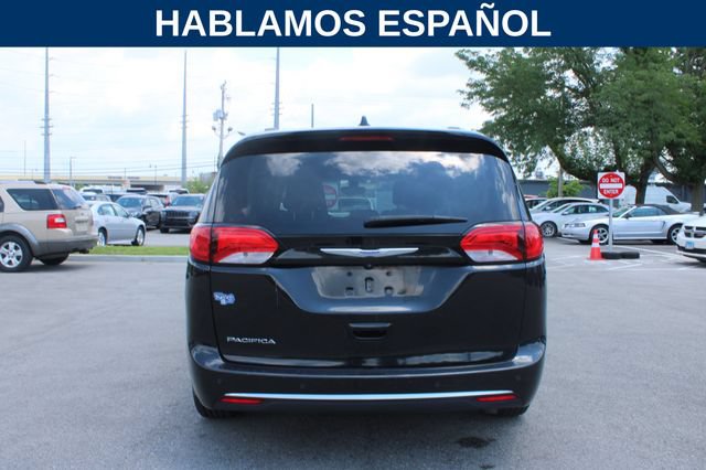 Used 2018 Chrysler Pacifica Touring-L Plus w/ Tire & Wheel Group FWD image 4