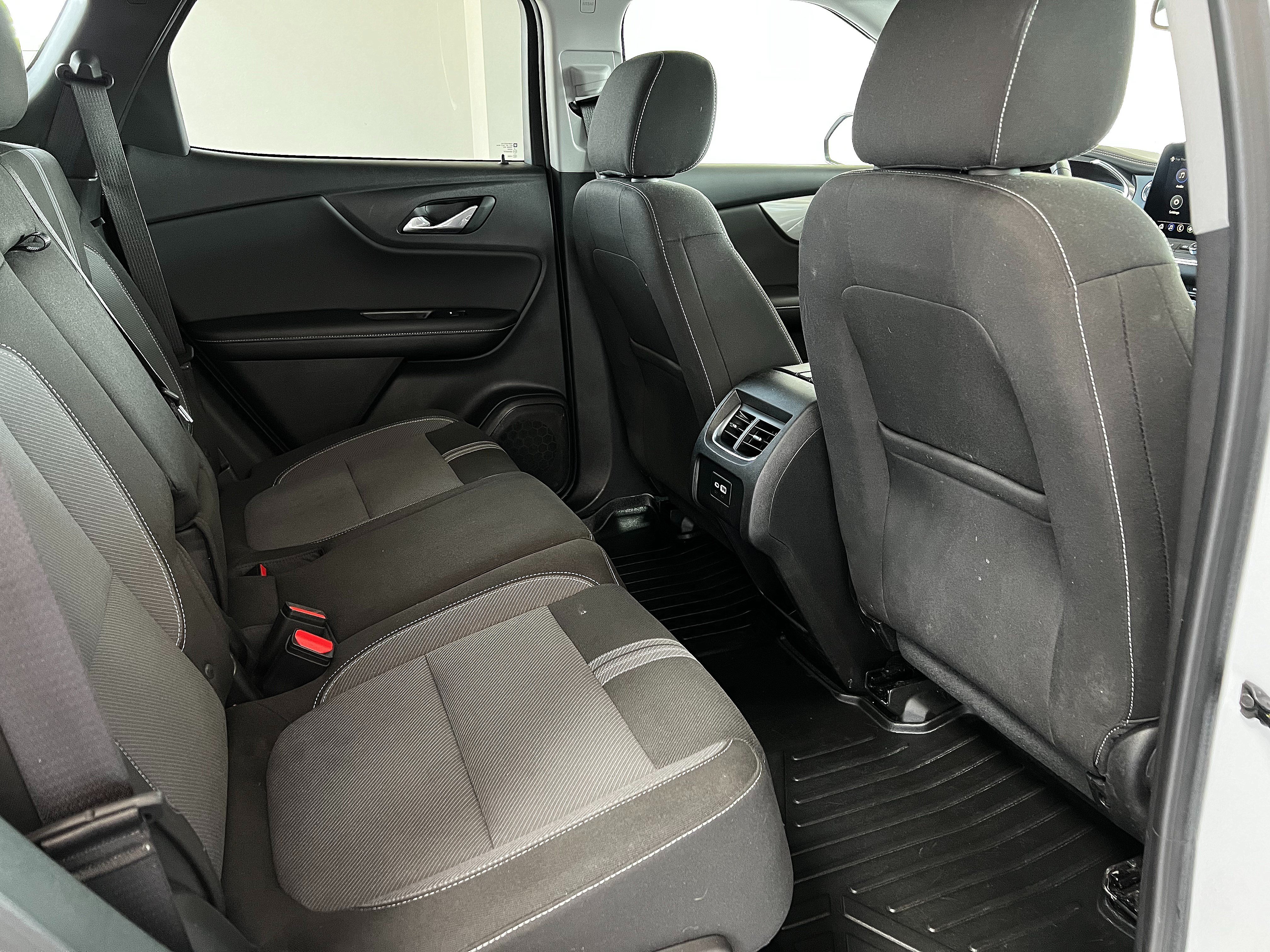 Used 2024 Chevrolet Blazer LT w/ Convenience Package FWD image 26