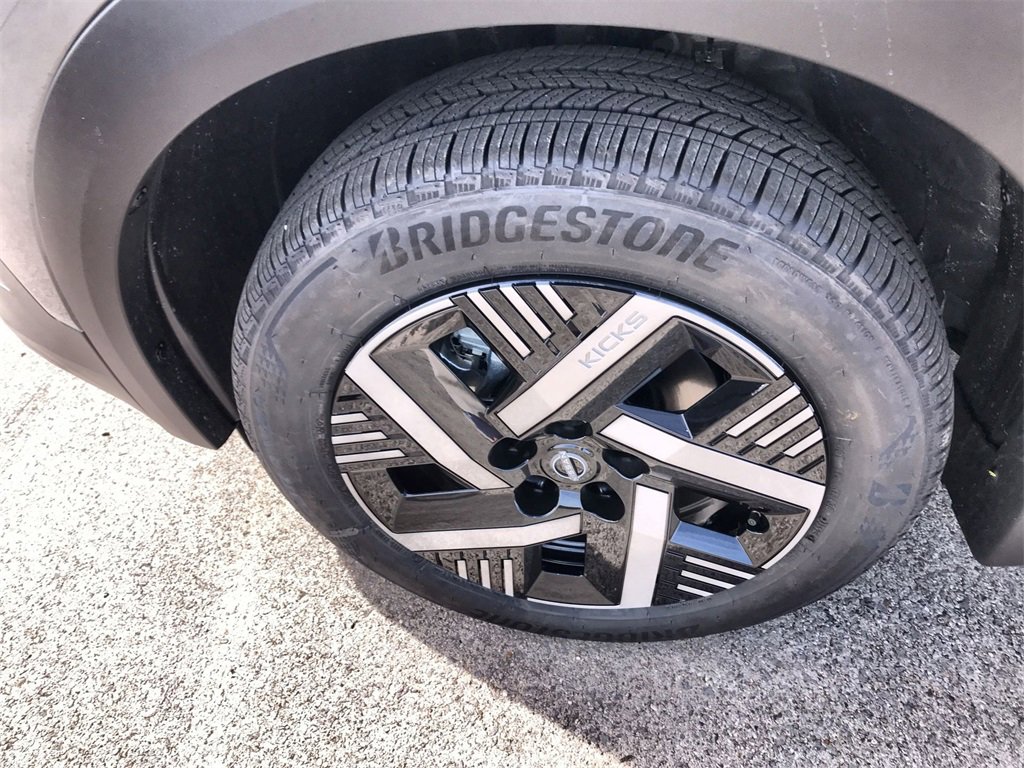 New 2026 Nissan Kicks SV image 10