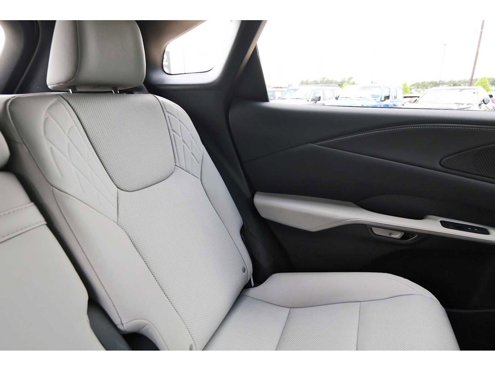 Used 2024 Lexus RX 350 Premium w/ Convenience Package FWD image 10