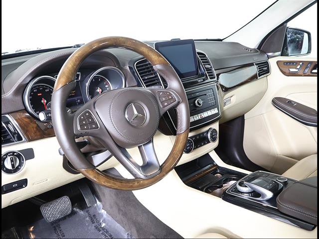 Used 2017 Mercedes-Benz GLS 550 4MATIC image 6