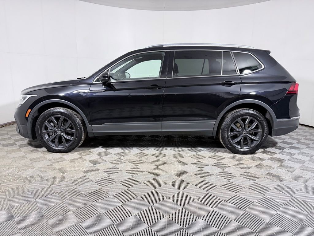 Used 2022 Volkswagen Tiguan SE image 3
