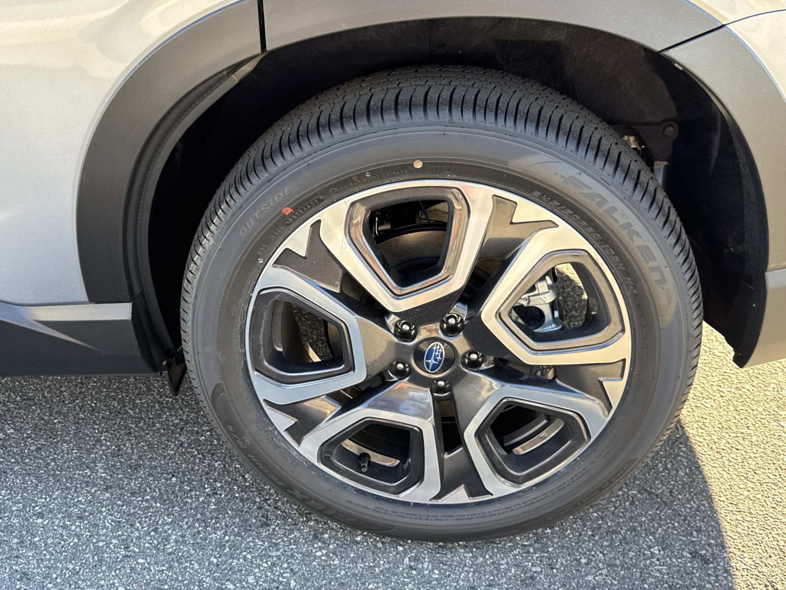 New 2025 Subaru Ascent Limited image 8