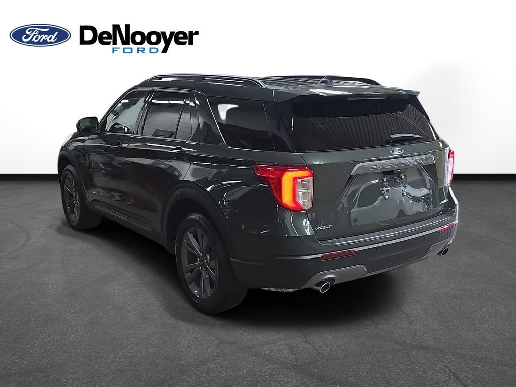 Used 2023 Ford Explorer XLT w/ Equipment Group 202A image 9