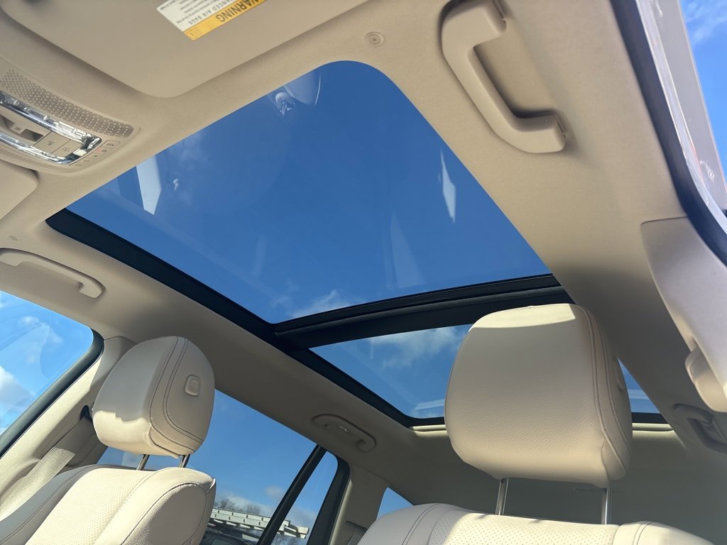 Used 2025 Mercedes-Benz GLS 450 4MATIC image 25