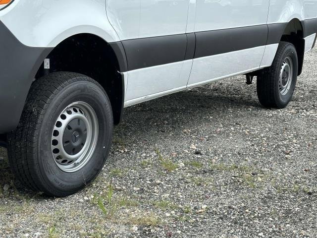 Used 2024 Mercedes-Benz Sprinter 2500 image 12