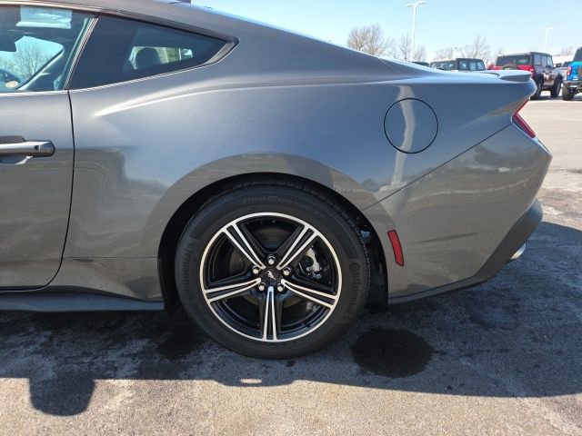 Used 2025 Ford Mustang Premium image 12