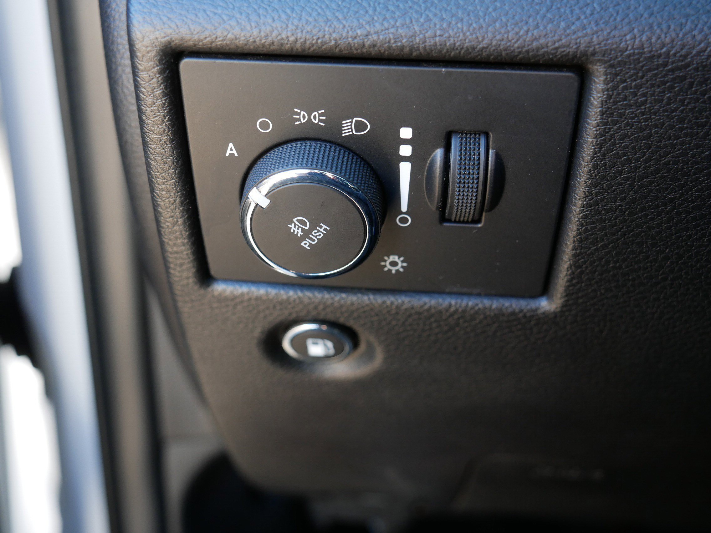 Certified 2021 Jeep Grand Cherokee Laredo w/ Security & Convenience Group image 26