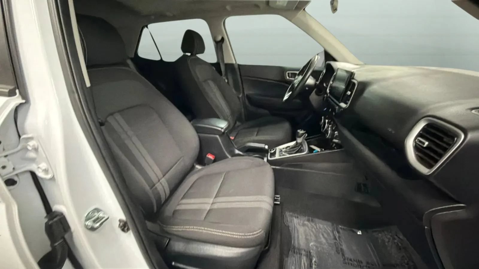 Used 2025 Hyundai Venue SEL FWD image 20