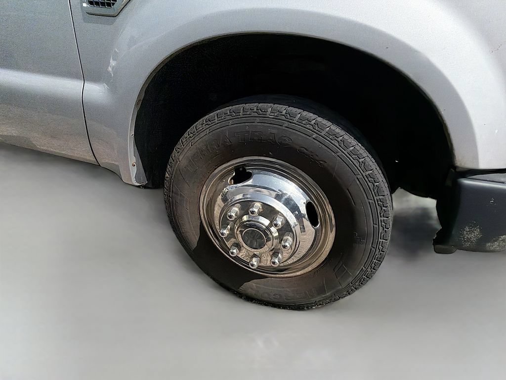 Used 2008 Ford F350 2WD Regular Cab Super Duty image 10