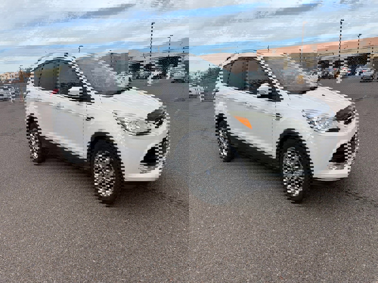 Used 2015 Ford Escape Titanium image 3