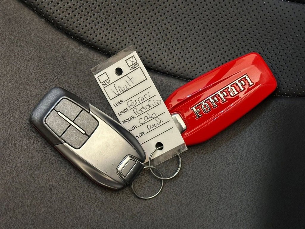 Used 2019 Ferrari Portofino image 29