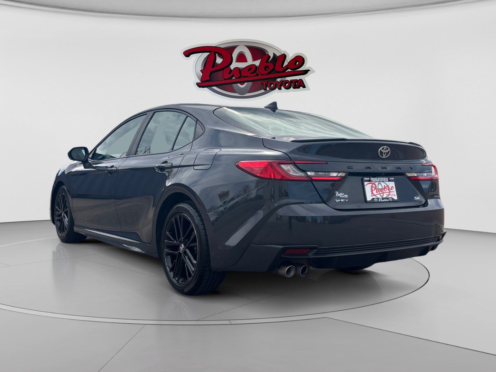 Used 2025 Toyota Camry SE FWD image 3