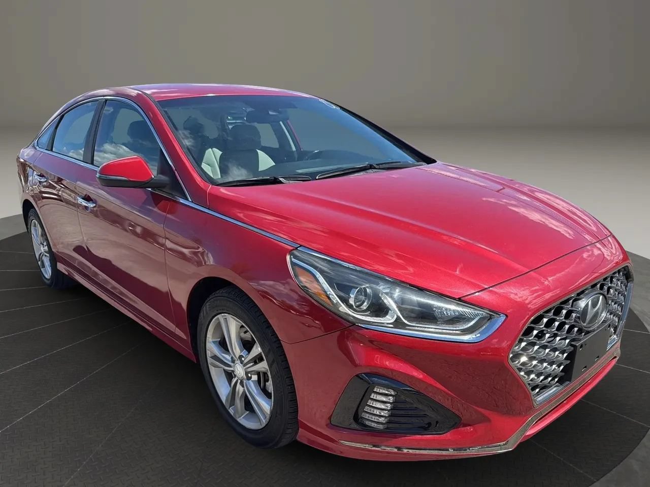 Used 2019 Hyundai Sonata SEL w/ Tech Package 02 FWD image 3