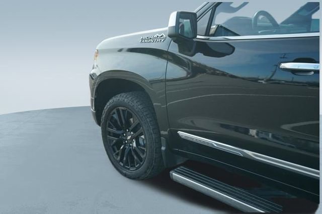 Used 2024 Chevrolet Silverado 1500 High Country image 39
