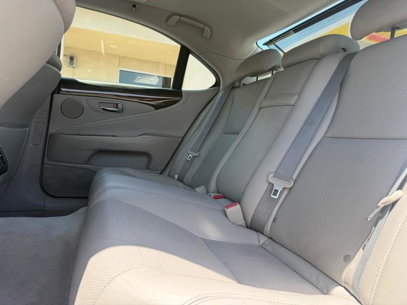 Used 2010 Lexus LS 460 RWD image 18