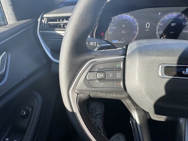 New 2025 Jeep Grand Cherokee L Altitude image 27