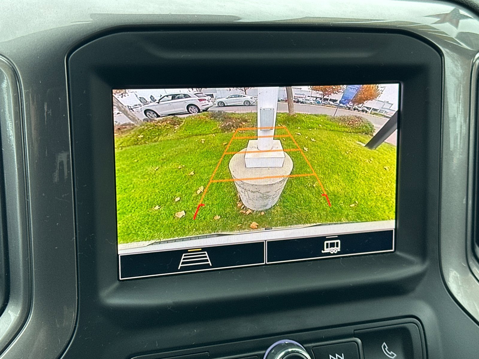 Used 2025 Chevrolet Silverado 1500 Custom image 21