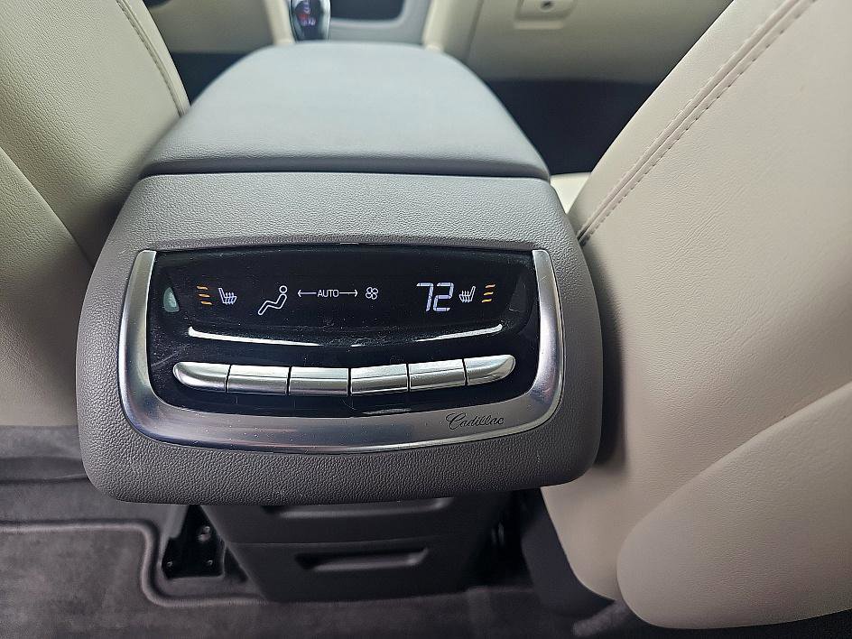 Used 2020 Cadillac XT6 Premium Luxury image 32
