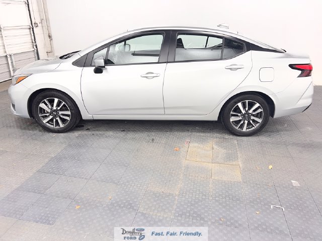 Used 2025 Nissan Versa SV FWD image 7