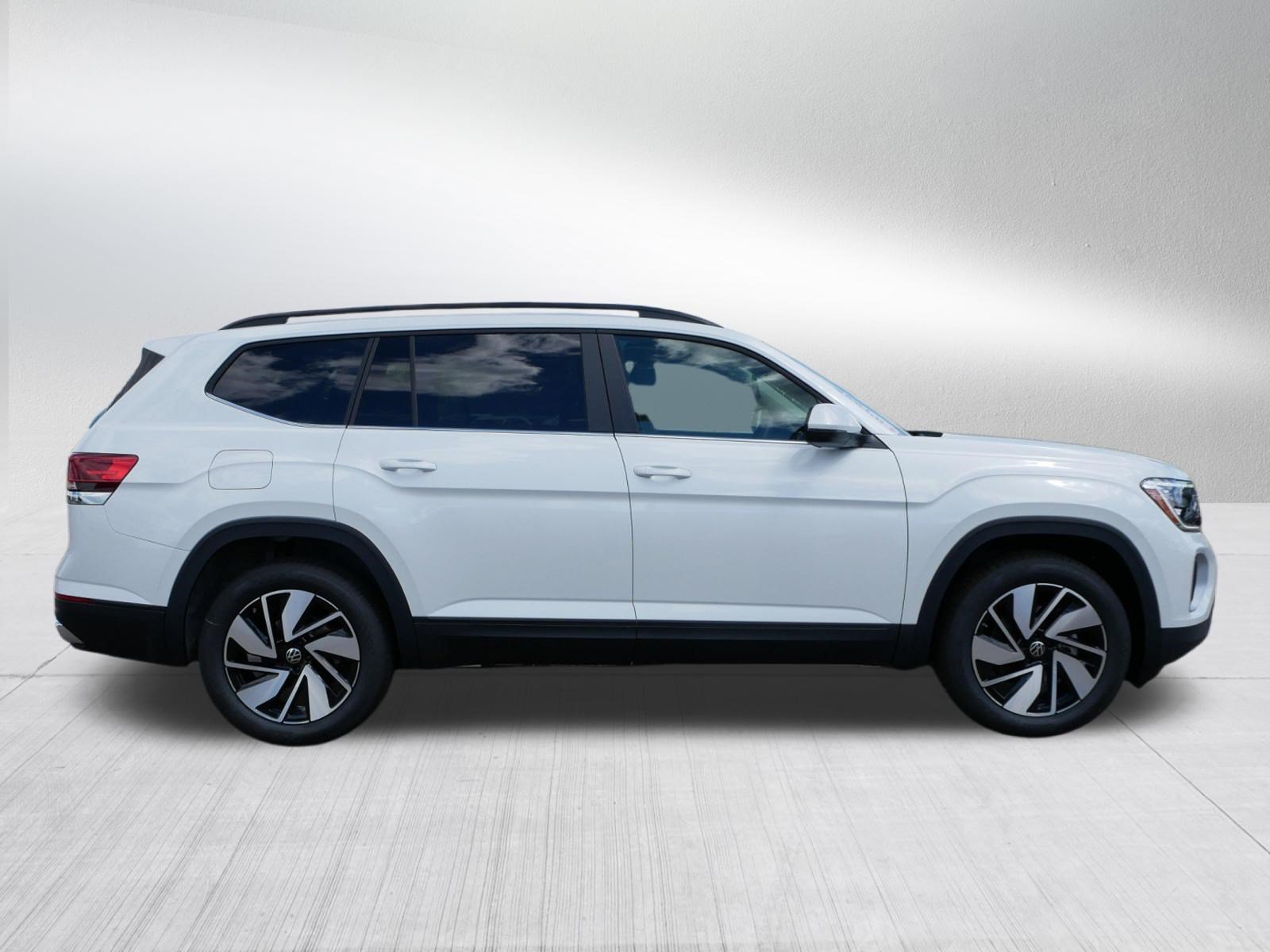 New 2026 Volkswagen Atlas SE AWD/4WD image 2