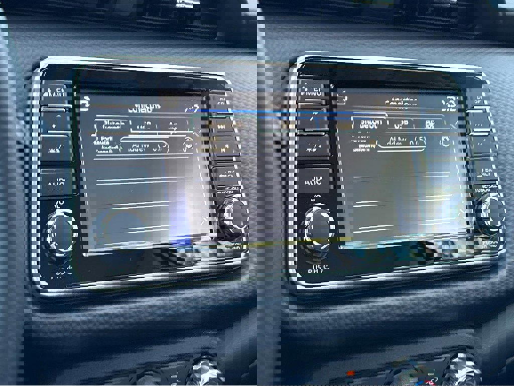 New 2025 Nissan Kicks Play S image 5