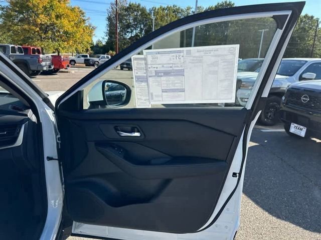 New 2026 Nissan Rogue SV image 25
