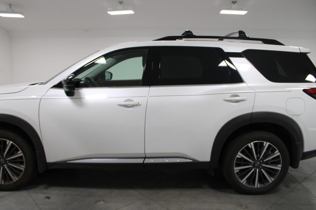 Used 2026 Nissan Pathfinder Platinum AWD/4WD image 6