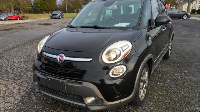 Used 2014 FIAT 500L Trekking w/ Popular Equipment Group image 2