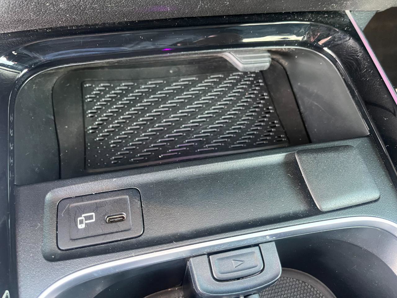 Used 2020 Mercedes-Benz GLB 250 GLB 250 4MATIC w/ Premium Package image 30