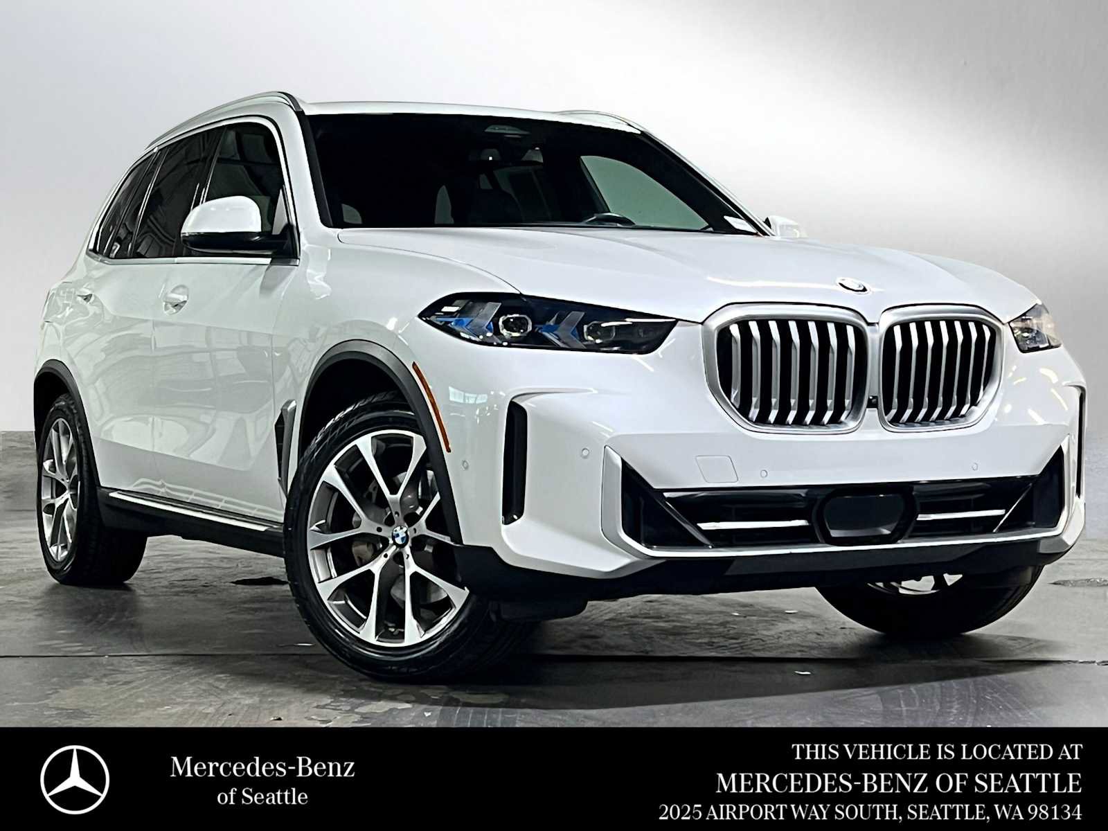 Used 2024 BMW X5 xDrive40i AWD/4WD image 1