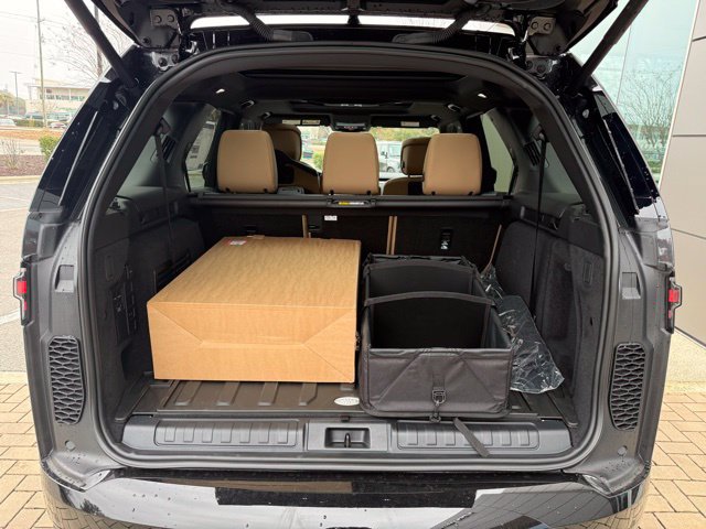 Certified 2026 Land Rover Discovery Limited Edition AWD/4WD image 33