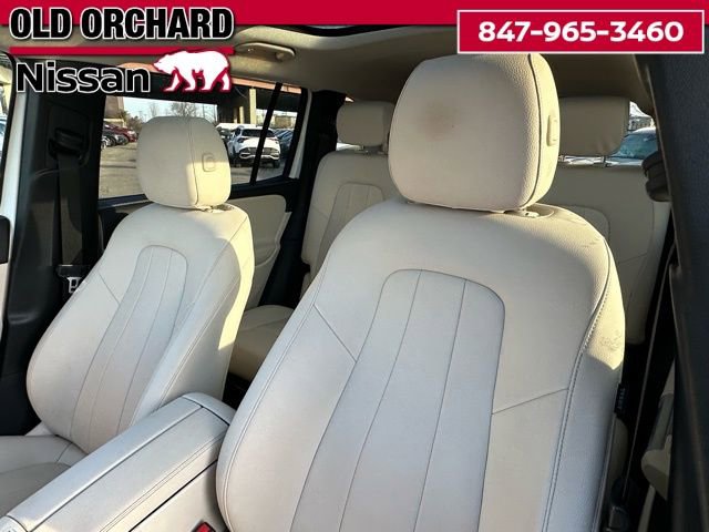 Used 2022 Mercedes-Benz GLB 250 4MATIC w/ Premium Package Lite image 11