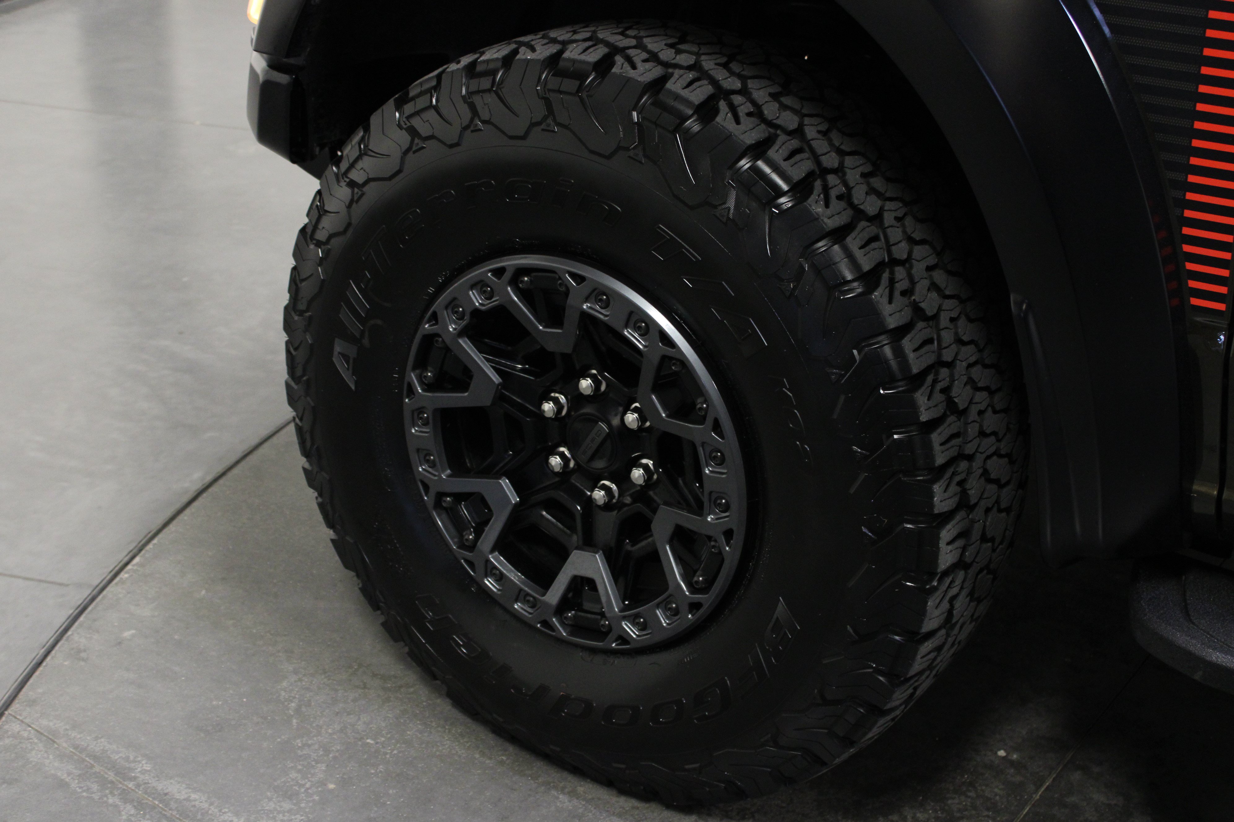 Used 2025 Ford F150 Raptor w/ Equipment Group 803A Raptor R AWD/4WD image 10