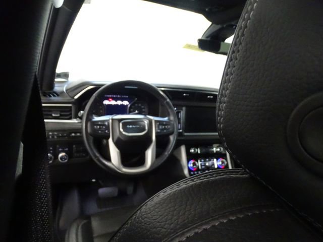 Used 2021 GMC Yukon Denali w/ Denali Ultimate Package AWD/4WD image 5