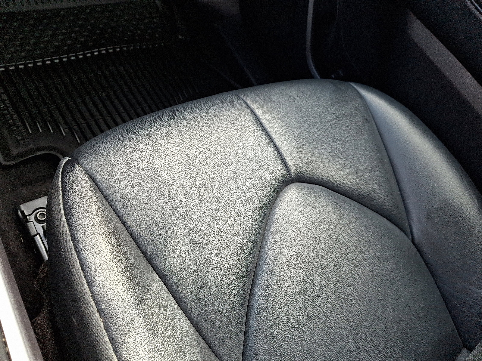 Used 2023 Toyota Highlander XLE image 26